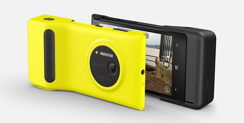 Nokia Lumia 1020 with Camera Grip